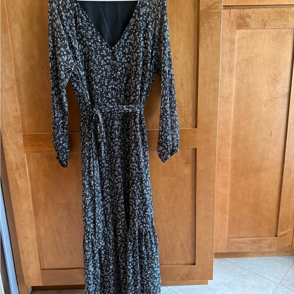 Z SUPPLY Black & White Floral Maxi Dress | Boho Tiered Tie Waist | Size M